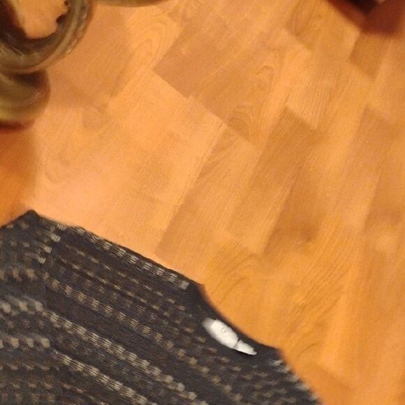 Farah Black and Gold Knit Sweater - Picture 3 of 6